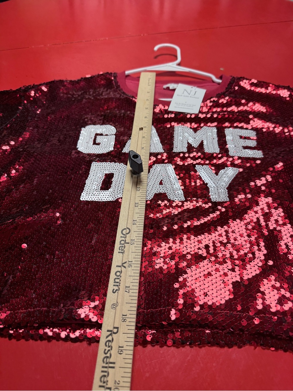 NWT LE LIS GAME DAY RED SEQUIN LINED OVERSIZED CROPPED SHORT SLEEVE - Picture 4 of 7